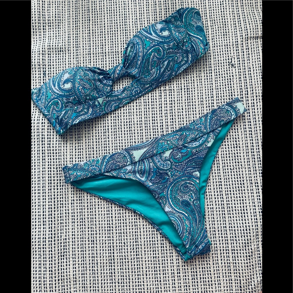 3/15 Deal Beautiful blue patterned bikini set
